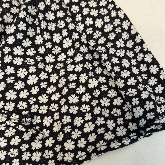 REFORMATION BLACK & WHITE FLORAL WRAP DRESS MEDIUM - Picture 6 of 12
